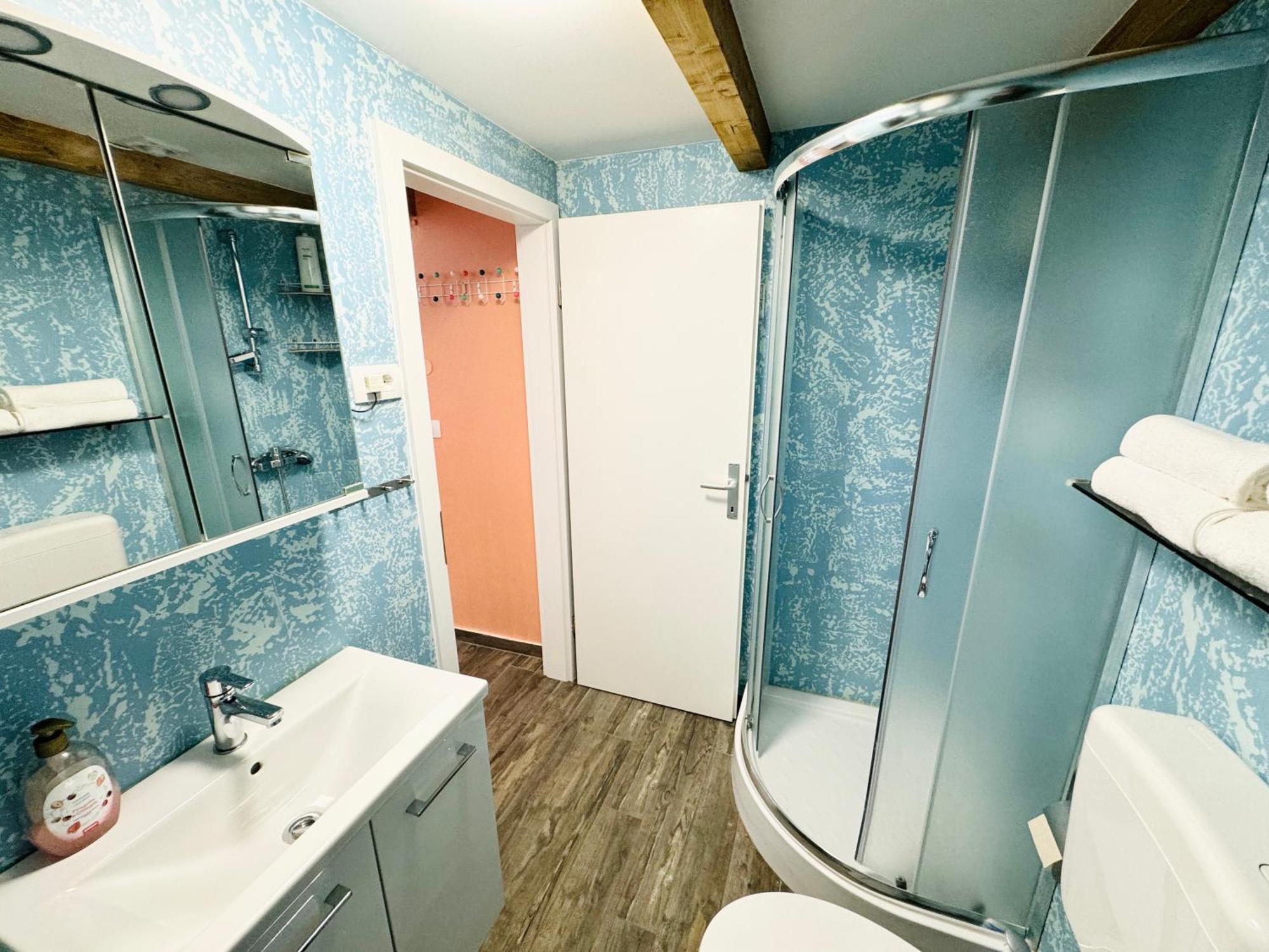 Apartma Riviera *
